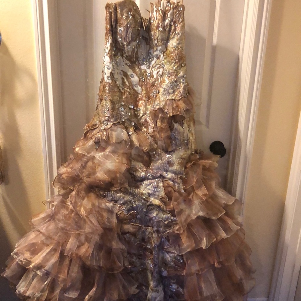 Dress / clothes